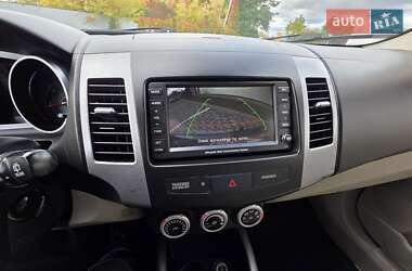Внедорожник / Кроссовер Mitsubishi Outlander XL 2009 в 