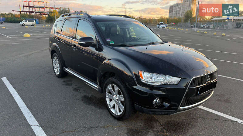 Mitsubishi Outlander XL 2011