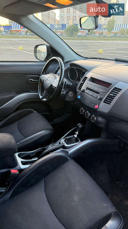 Позашляховик / Кросовер Mitsubishi Outlander XL 2011 в Києві фото 8 Позашляховик / Кросовер Mitsubishi Outlander XL 2011 в Києві