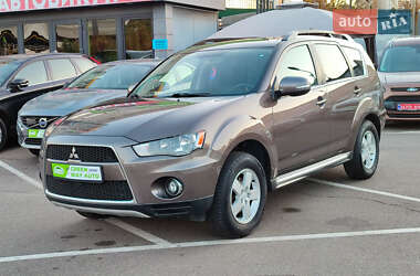 Позашляховик / Кросовер Mitsubishi Outlander XL 2010 в Києві