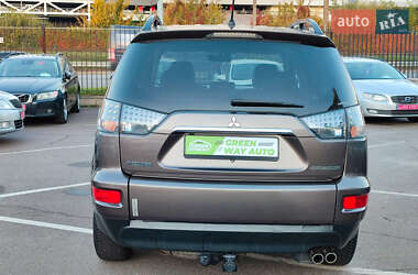 Внедорожник / Кроссовер Mitsubishi Outlander XL 2010 в 
