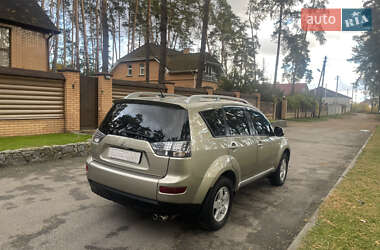 Позашляховик / Кросовер Mitsubishi Outlander XL 2008 в  фото 8 Позашляховик / Кросовер Mitsubishi Outlander XL 2008 в