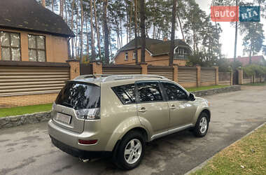 Позашляховик / Кросовер Mitsubishi Outlander XL 2008 в  фото 9 Позашляховик / Кросовер Mitsubishi Outlander XL 2008 в