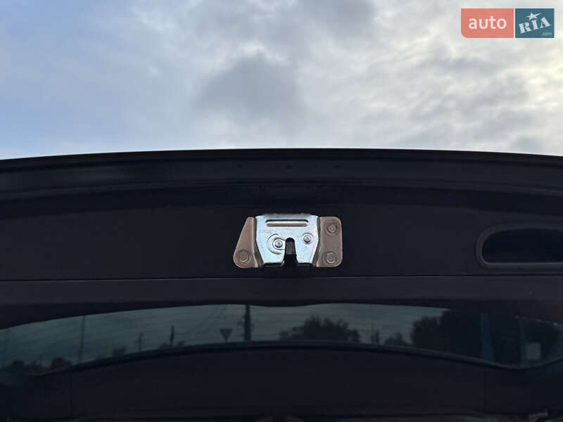 Позашляховик / Кросовер Mitsubishi Outlander XL 2008 в Одесі