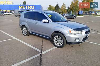 Внедорожник / Кроссовер Mitsubishi Outlander XL 2010 в 