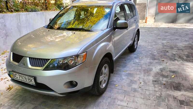 Внедорожник / Кроссовер Mitsubishi Outlander XL 2008 в 