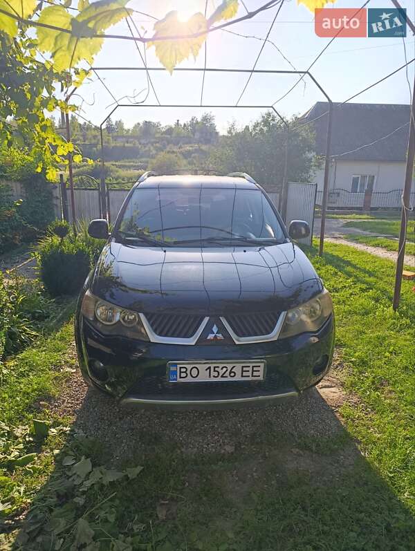 Внедорожник / Кроссовер Mitsubishi Outlander XL 2007 в Тернополе
