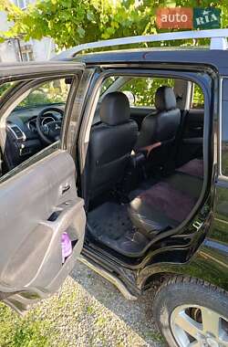 Позашляховик / Кросовер Mitsubishi Outlander XL 2007 в 