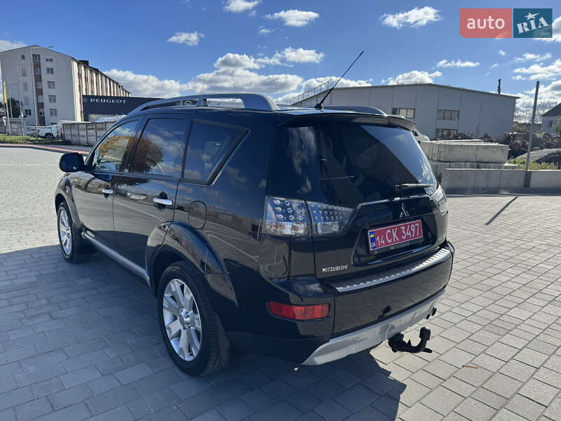 Позашляховик / Кросовер Mitsubishi Outlander XL 2008 в Івано-Франківську