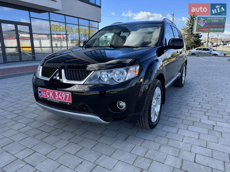 Позашляховик / Кросовер Mitsubishi Outlander XL 2008 в Івано-Франківську