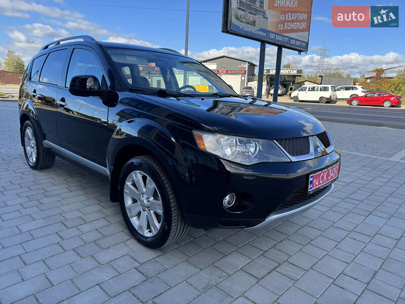 Позашляховик / Кросовер Mitsubishi Outlander XL 2008 в Івано-Франківську