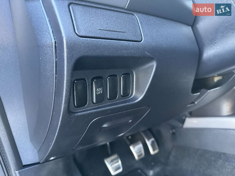 Позашляховик / Кросовер Mitsubishi Outlander XL 2008 в Івано-Франківську