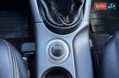 Позашляховик / Кросовер Mitsubishi Outlander XL 2008 в 