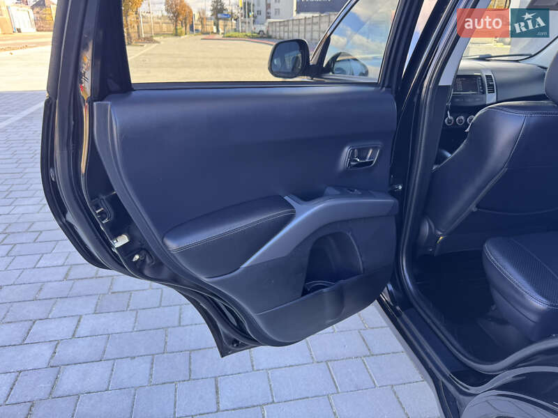 Позашляховик / Кросовер Mitsubishi Outlander XL 2008 в Івано-Франківську