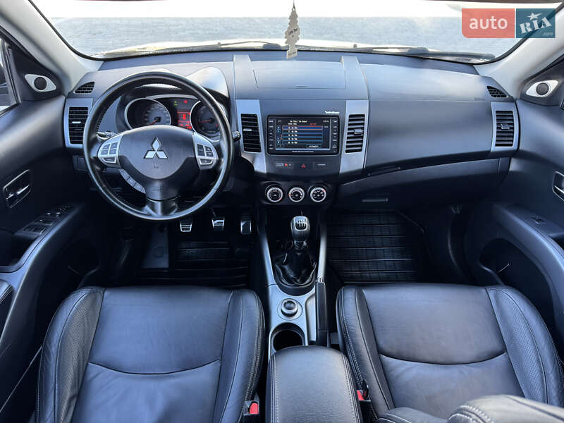 Позашляховик / Кросовер Mitsubishi Outlander XL 2008 в Івано-Франківську