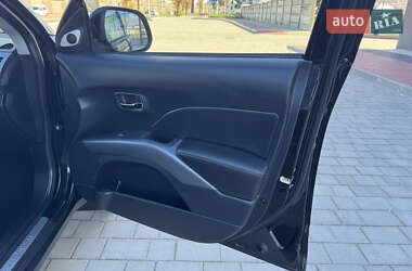 Позашляховик / Кросовер Mitsubishi Outlander XL 2008 в 
