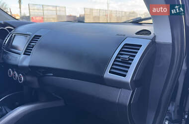 Позашляховик / Кросовер Mitsubishi Outlander XL 2008 в 