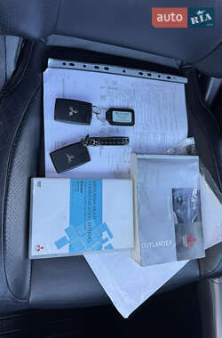 Позашляховик / Кросовер Mitsubishi Outlander XL 2008 в 