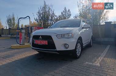 Mitsubishi Outlander XL 2011