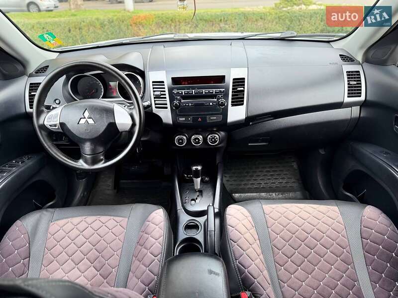 Внедорожник / Кроссовер Mitsubishi Outlander XL 2010 в Одессе фото 10 Внедорожник / Кроссовер Mitsubishi Outlander XL 2010 в Одессе