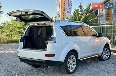 Внедорожник / Кроссовер Mitsubishi Outlander XL 2011 в 