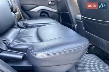 Внедорожник / Кроссовер Mitsubishi Outlander XL 2011 в 
