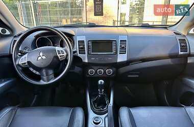 Внедорожник / Кроссовер Mitsubishi Outlander XL 2011 в 