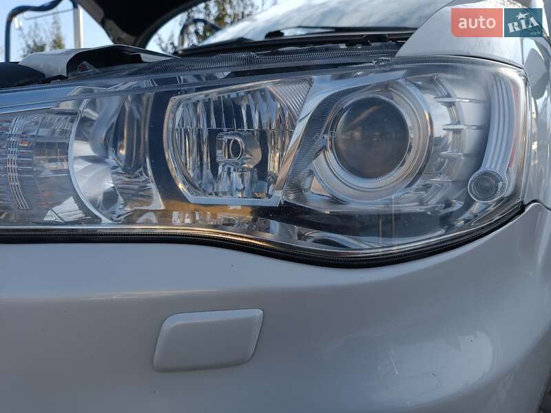 Позашляховик / Кросовер Mitsubishi Outlander XL 2011 в Дубні фото 11 Позашляховик / Кросовер Mitsubishi Outlander XL 2011 в Дубні