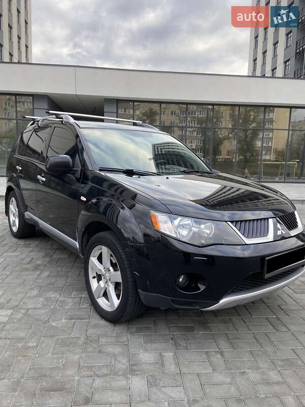 Позашляховик / Кросовер Mitsubishi Outlander XL 2008 в Дніпрі фото 3 Позашляховик / Кросовер Mitsubishi Outlander XL 2008 в Дніпрі