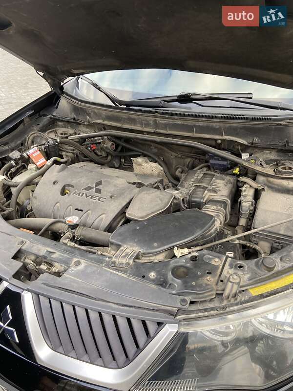 Позашляховик / Кросовер Mitsubishi Outlander XL 2008 в Дніпрі фото 14 Позашляховик / Кросовер Mitsubishi Outlander XL 2008 в Дніпрі