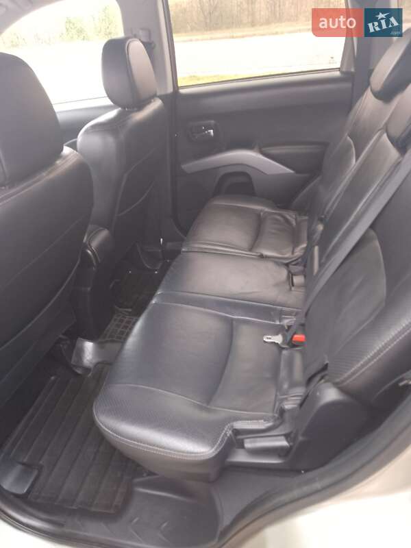 Позашляховик / Кросовер Mitsubishi Outlander XL 2007 в Трускавці фото 17 Позашляховик / Кросовер Mitsubishi Outlander XL 2007 в Трускавці