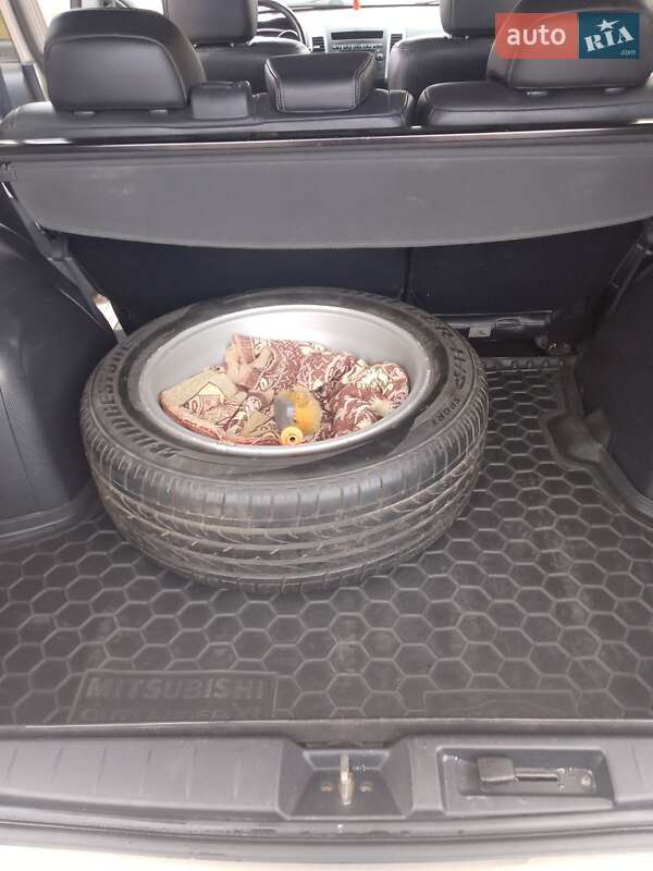Позашляховик / Кросовер Mitsubishi Outlander XL 2007 в Трускавці фото 19 Позашляховик / Кросовер Mitsubishi Outlander XL 2007 в Трускавці