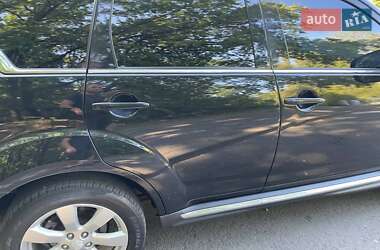 Внедорожник / Кроссовер Mitsubishi Outlander XL 2012 в 