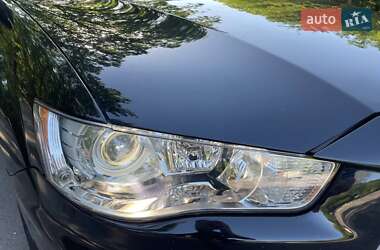 Внедорожник / Кроссовер Mitsubishi Outlander XL 2012 в 