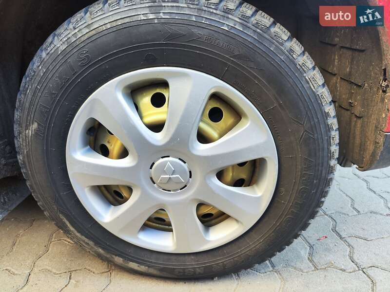 Позашляховик / Кросовер Mitsubishi Outlander XL 2008 в Львові