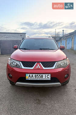 Внедорожник / Кроссовер Mitsubishi Outlander XL 2008 в Киеве