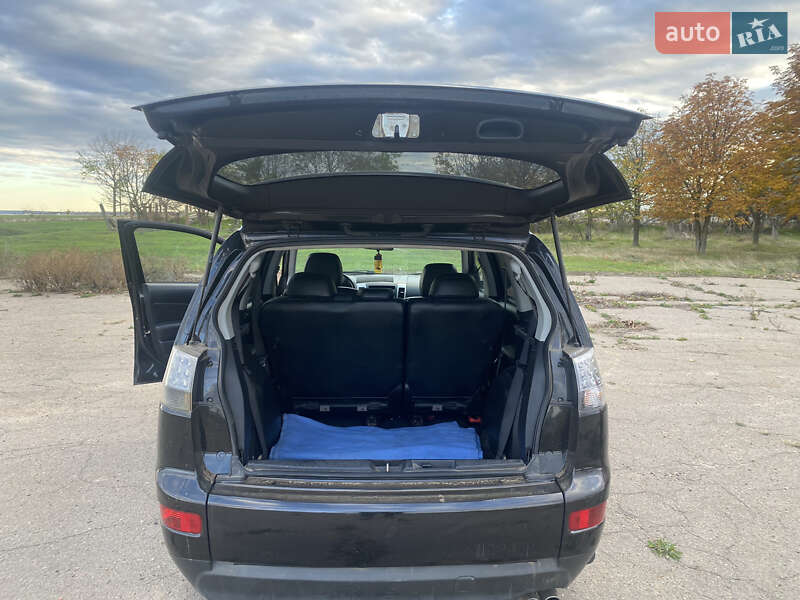 Позашляховик / Кросовер Mitsubishi Outlander XL 2007 в Іванівці фото 5 Позашляховик / Кросовер Mitsubishi Outlander XL 2007 в Іванівці