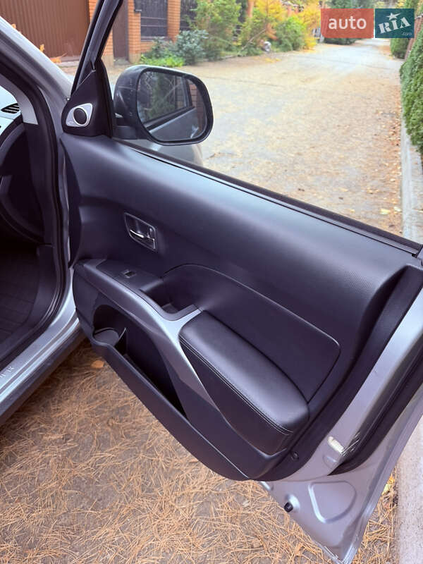Внедорожник / Кроссовер Mitsubishi Outlander XL 2007 в Киеве фото 34 Внедорожник / Кроссовер Mitsubishi Outlander XL 2007 в Киеве