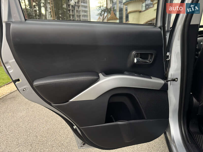 Позашляховик / Кросовер Mitsubishi Outlander XL 2008 в Харкові фото 19 Позашляховик / Кросовер Mitsubishi Outlander XL 2008 в Харкові