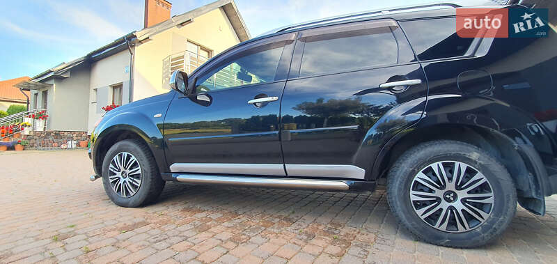 Внедорожник / Кроссовер Mitsubishi Outlander XL 2009 в Тернополе
