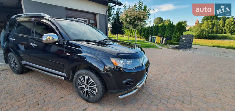 Внедорожник / Кроссовер Mitsubishi Outlander XL 2009 в Тернополе