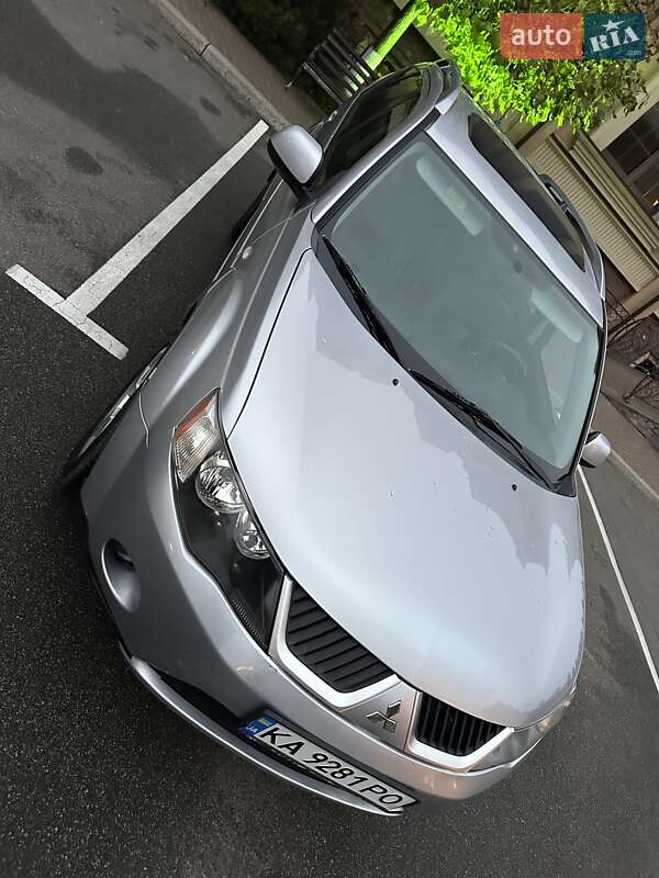 Внедорожник / Кроссовер Mitsubishi Outlander XL 2007 в Киеве фото 9 Внедорожник / Кроссовер Mitsubishi Outlander XL 2007 в Киеве