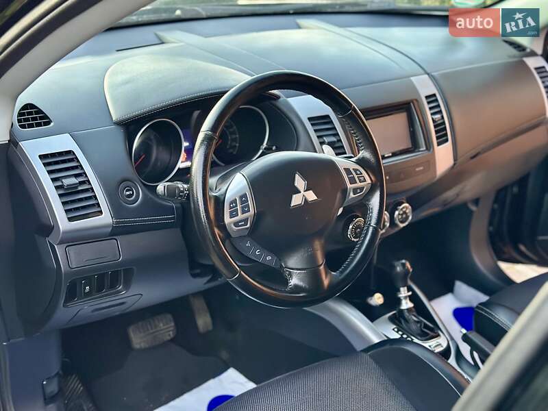 Внедорожник / Кроссовер Mitsubishi Outlander XL 2012 в Владимирце фото 15 Внедорожник / Кроссовер Mitsubishi Outlander XL 2012 в Владимирце