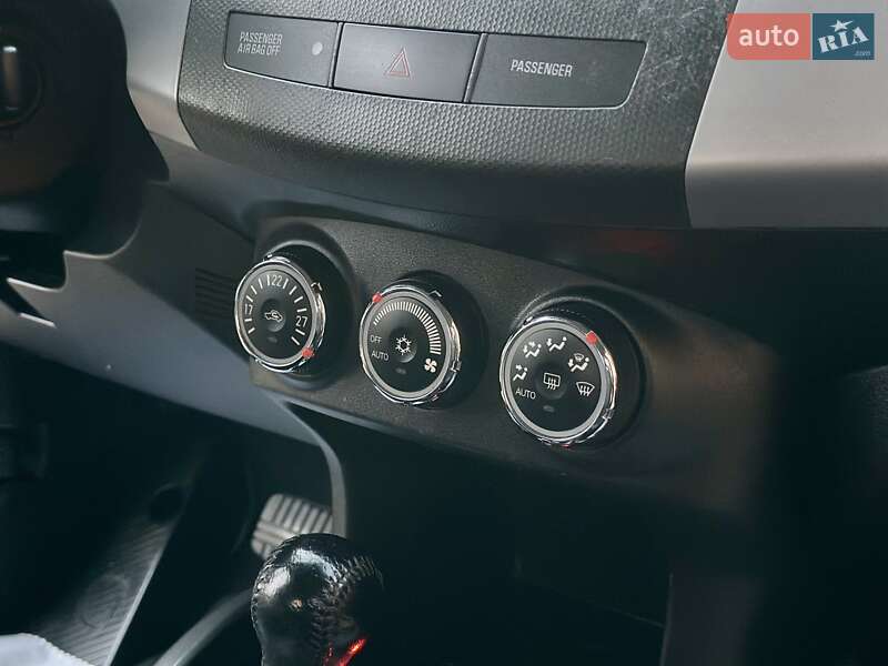 Внедорожник / Кроссовер Mitsubishi Outlander XL 2012 в Владимирце фото 26 Внедорожник / Кроссовер Mitsubishi Outlander XL 2012 в Владимирце