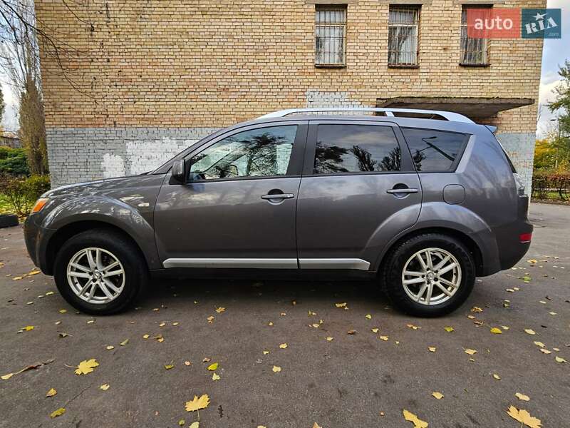 Позашляховик / Кросовер Mitsubishi Outlander XL 2007 в Дніпрі
