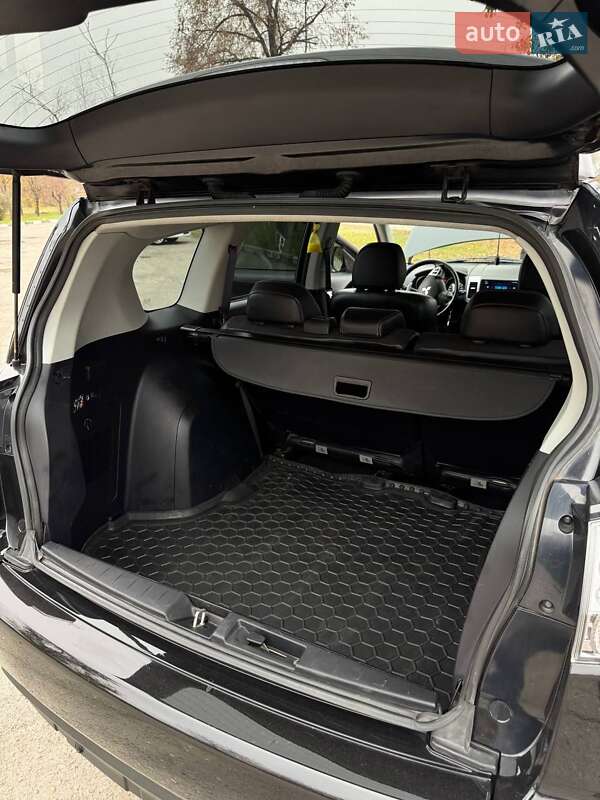 Позашляховик / Кросовер Mitsubishi Outlander XL 2011 в Запоріжжі фото 24 Позашляховик / Кросовер Mitsubishi Outlander XL 2011 в Запоріжжі