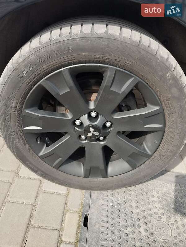 Позашляховик / Кросовер Mitsubishi Outlander XL 2011 в Запоріжжі фото 3 Позашляховик / Кросовер Mitsubishi Outlander XL 2011 в Запоріжжі