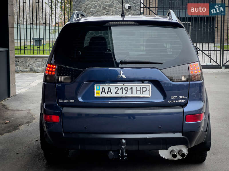 Позашляховик / Кросовер Mitsubishi Outlander XL 2008 в Києві
