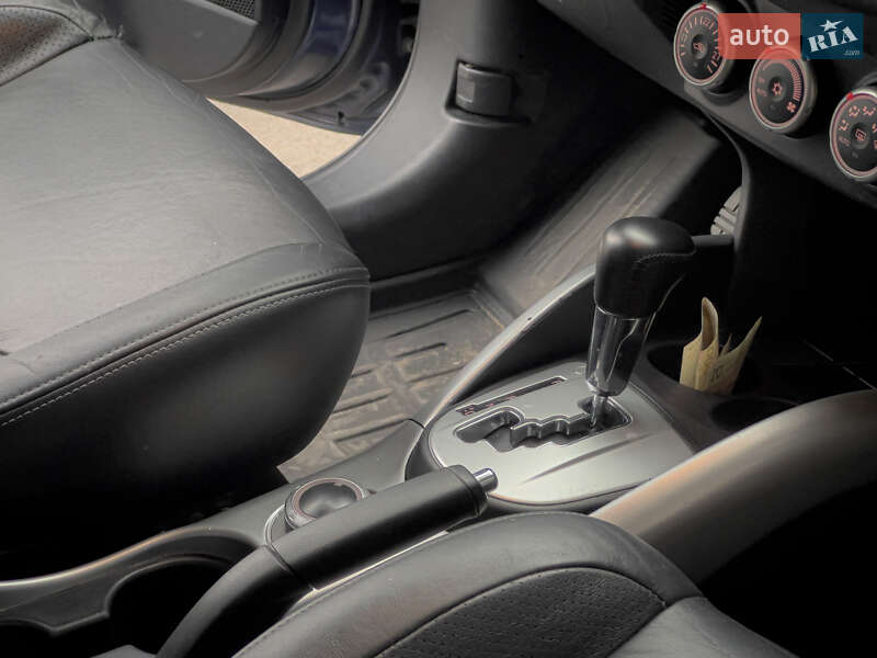 Позашляховик / Кросовер Mitsubishi Outlander XL 2008 в Києві