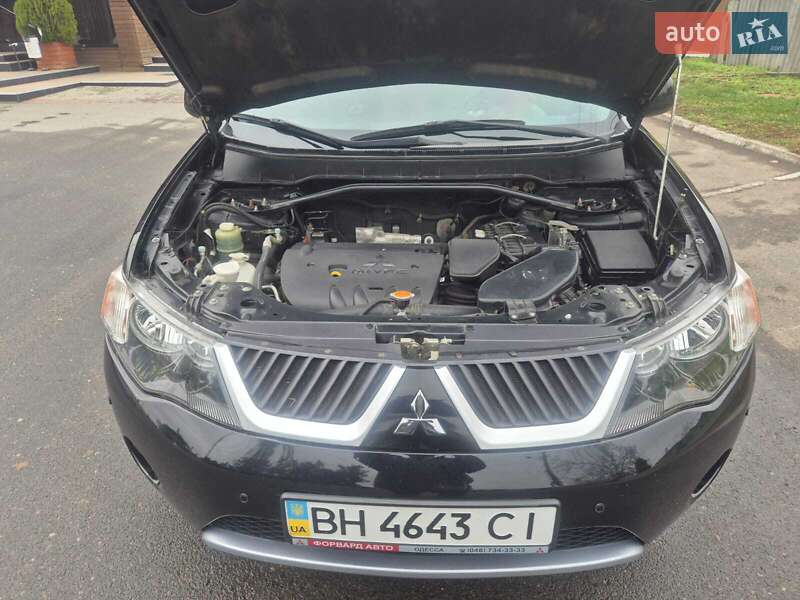 Внедорожник / Кроссовер Mitsubishi Outlander XL 2008 в Измаиле фото 3 Внедорожник / Кроссовер Mitsubishi Outlander XL 2008 в Измаиле